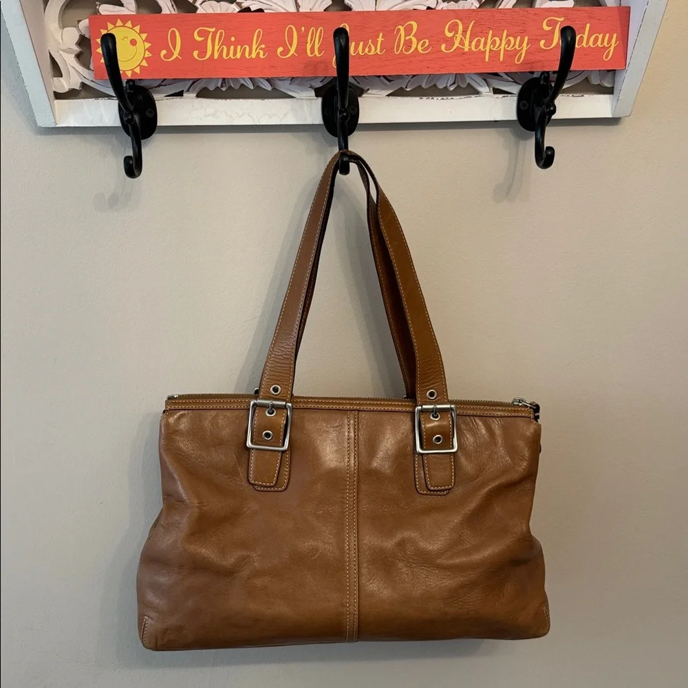 Coach Vintage Hamptons Buckle Soft Leather Tan Silvertone Shoulder Satchel Bag